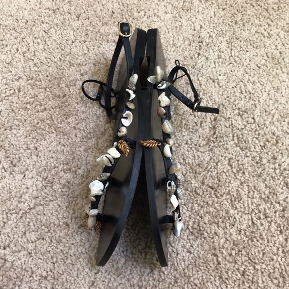 Zara SZ 38, black flat sandals with shells with ankle straps. - Picture 8 of 9